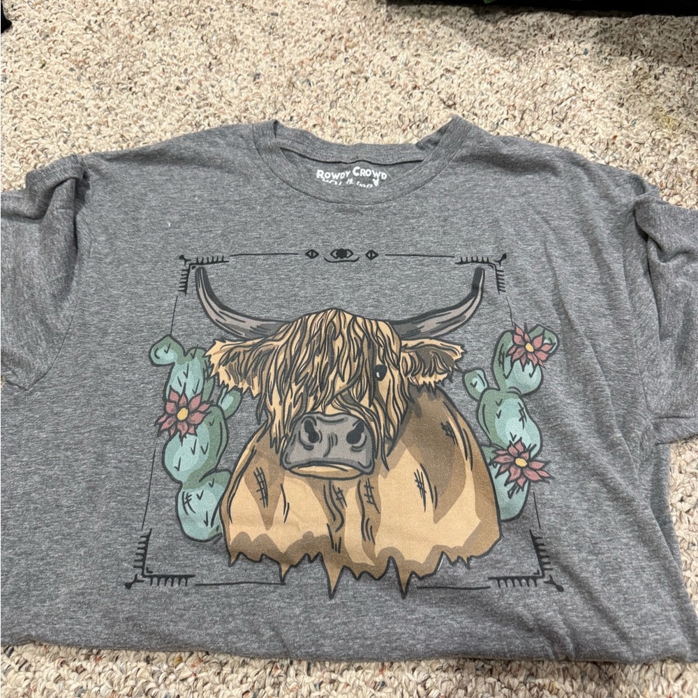 rowdy crowd tee